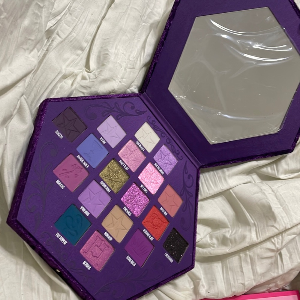 Jeffree Star Blood Lust Palette